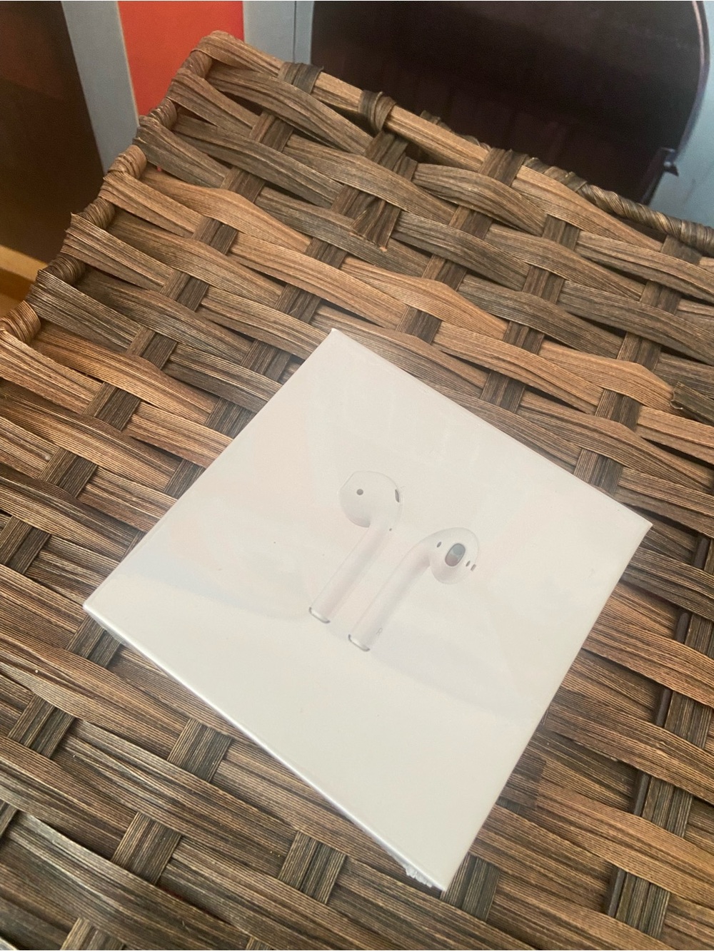 Apple White Wireless Earbud Headphones